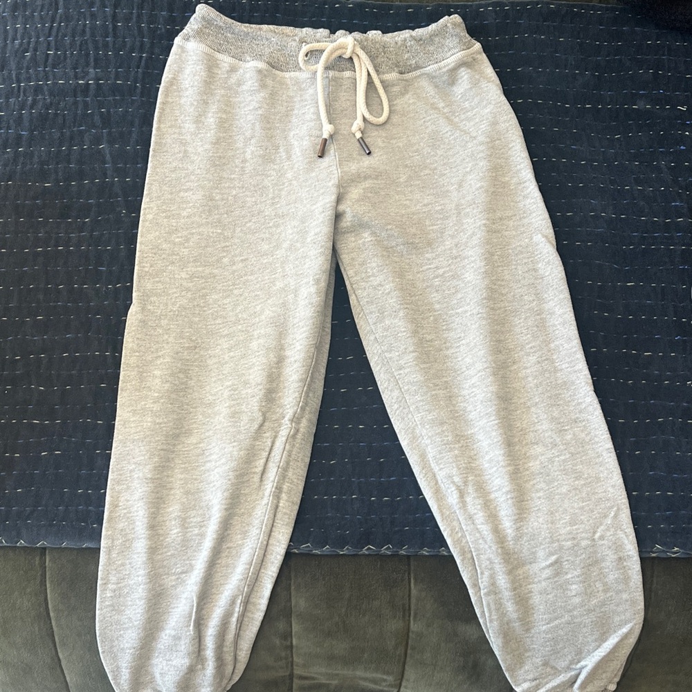 THE GREAT The Cropped Sweatpant gray drawstring sweatpants